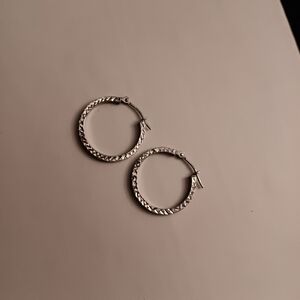14k White Gold Earing